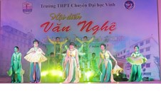 Hội diễn văn nghệ Trường THPT Chuyên kỷ niệm 35 năm ngày nhà giáo Việt Nam