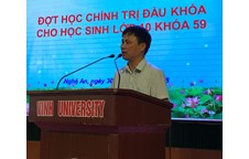Trường THPT Chuyên - Đại học Vinh tổ chức buổi học chính trị đầu khóa cho học sinh lớp 10 năm học 2018 - 2019
