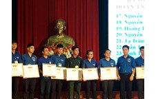 Trường Đại học Vinh tổ chức hội nghị triển khai công tác Đoàn và PTTN năm học 2016 – 2017 và trao các khen thưởng bậc cao cho các tập thể, cá nhân có nhiều đóng góp cho phong trào nhà trường