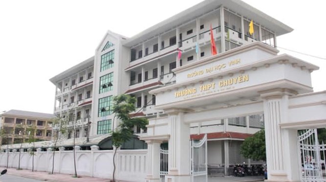  Trường THPT Chuyên Đại học Vinh có số lượng học sinh miễn thi các môn trong Kỳ thi Tốt nghiệp THPT năm 2021 nhiều nhất tỉnh Nghệ An và nhiều học sinh được tuyển thẳng vào các Trường Đại học