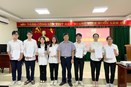  Lễ kết nạp đảng viên tại Trường Trung học Phổ thông Chuyên Trường Đại học Vinh